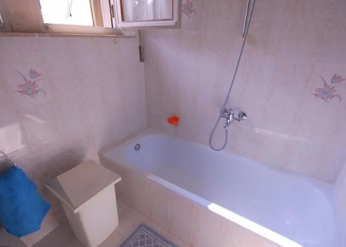 Villa Surrounded By Nature Near The Sea *